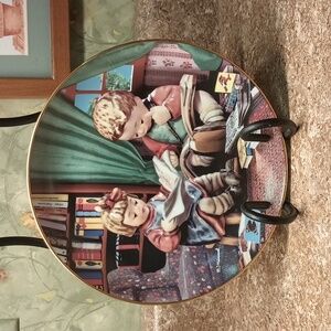 Hummel Plate Little Companions "Budding Scholars" Limited Ed 1 of 12 (Have All)